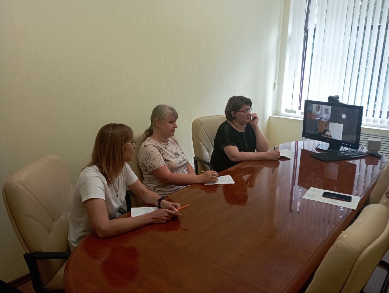 Курский Росреестр провел обучающий онлайн-семинар с кадастровыми инженерами.